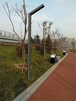 太阳能路灯厂家排名（诗歌）